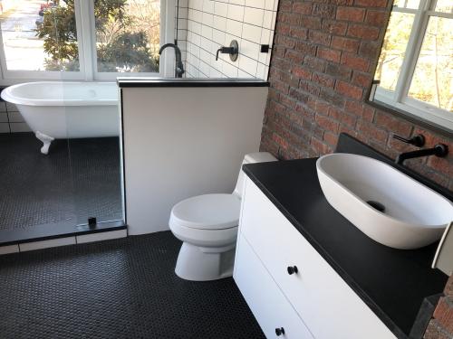 Top Bathroom Remodeling Trends in Texas for 2025